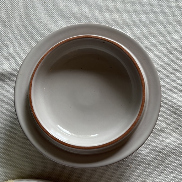 Vintage Frankoma white Mayan Aztec 2qt covered dish - Picture 4 of 5